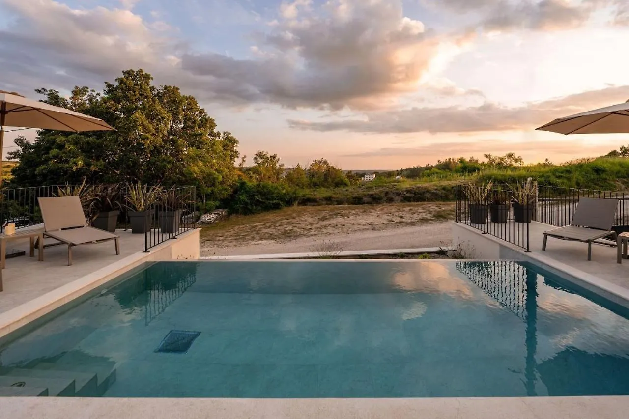 Modern Villa Venta With Jacuzzi And Pool In Buje Krasica